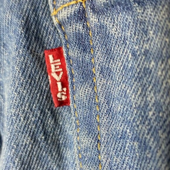 Levi’s Med Wash High Rise Wedgie Jeans 24 - Picture 4 of 15